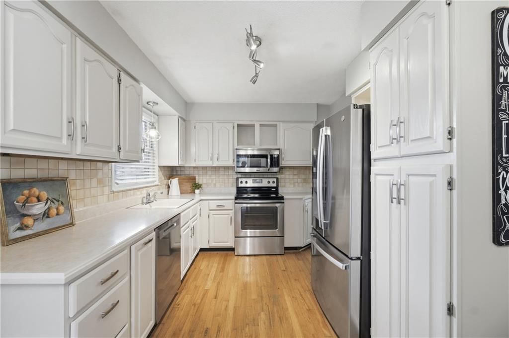 11216 W 71ST Street — photo 9