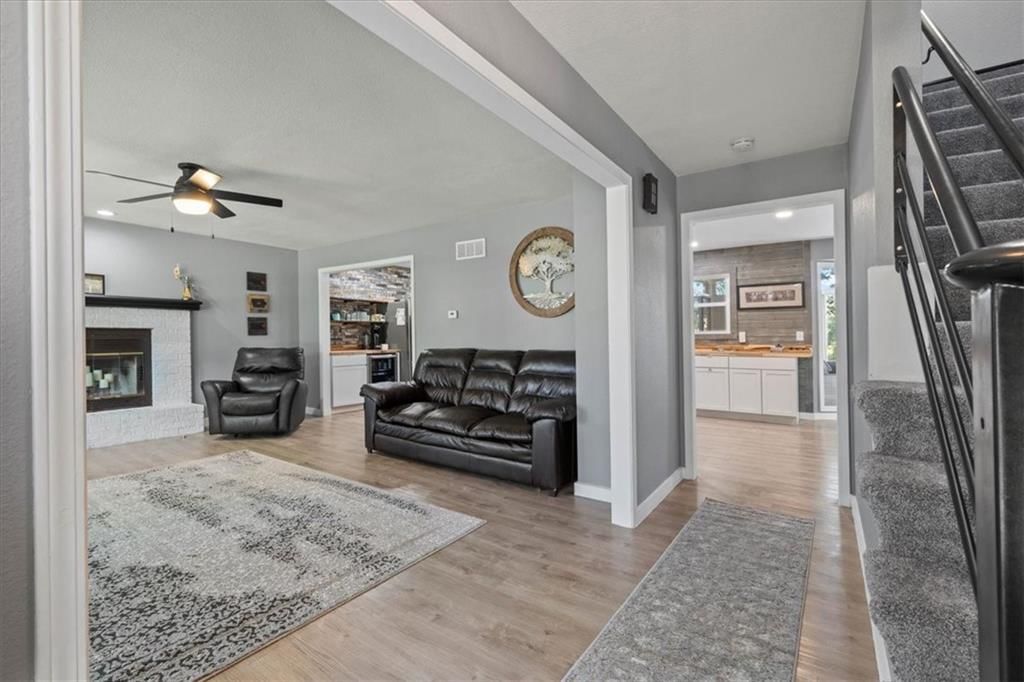 15704 Horton Lane — photo 4