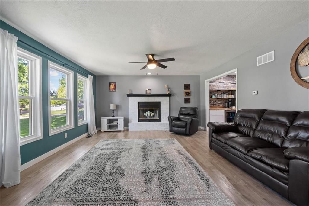 15704 Horton Lane — photo 5