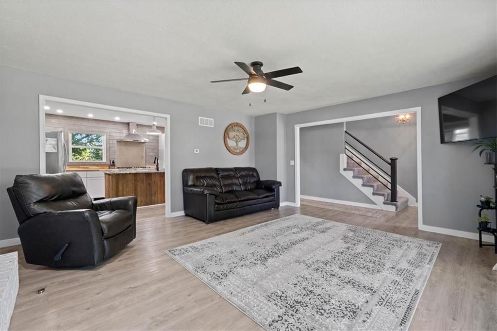 15704 Horton Lane — photo 7