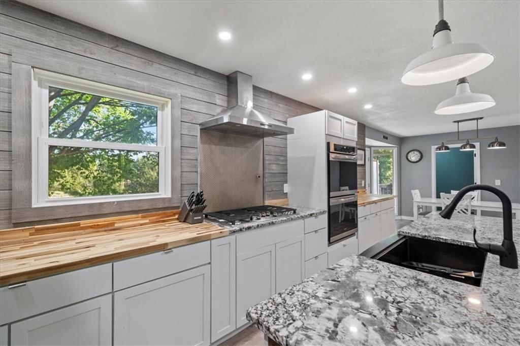 15704 Horton Lane — photo 10