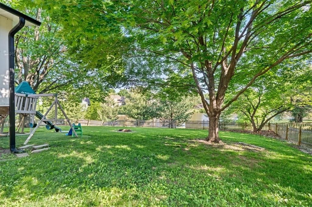 15704 Horton Lane — photo 32