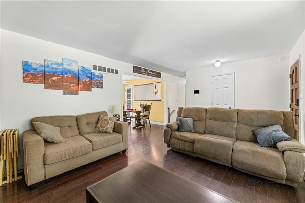 1808 SE Manor Place — photo 5