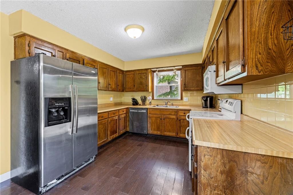 1808 SE Manor Place — photo 8