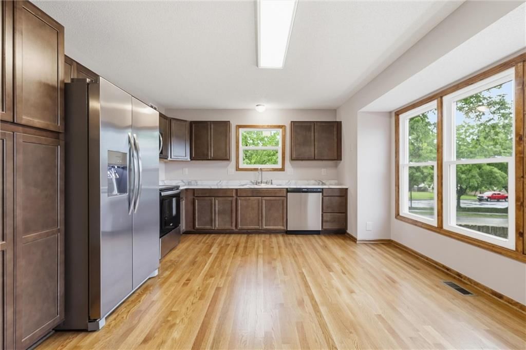 1548 W Romany Court — photo 9