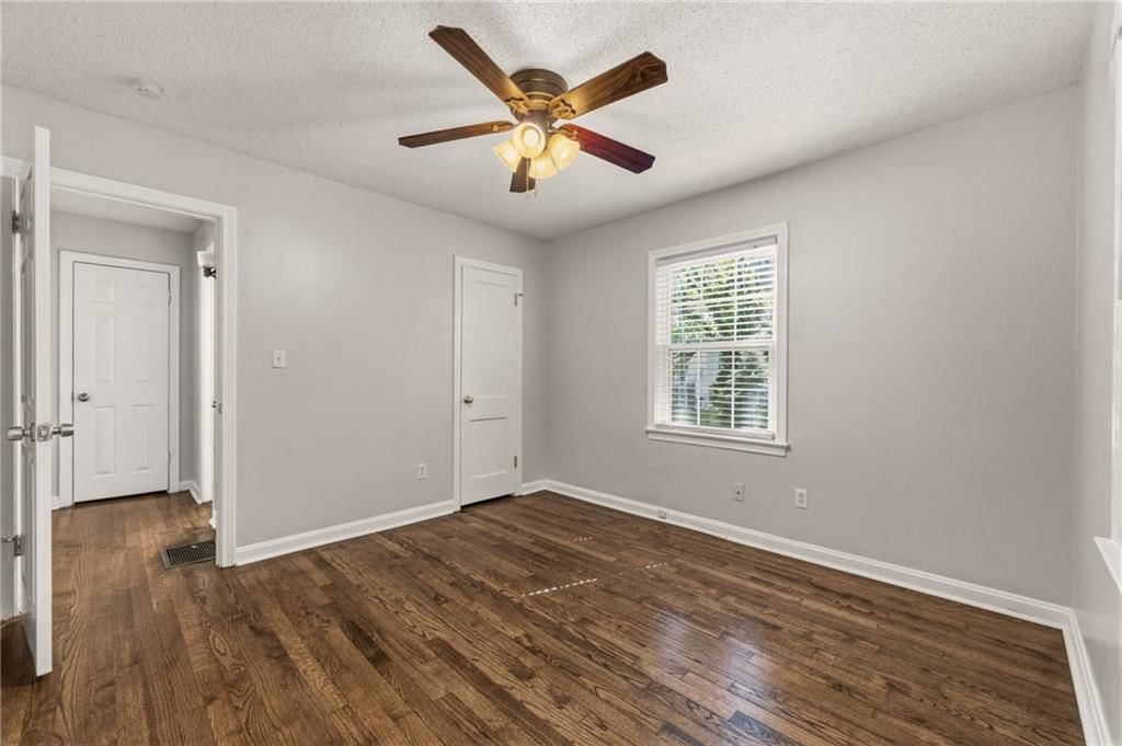 6739 Roe Avenue — photo 9