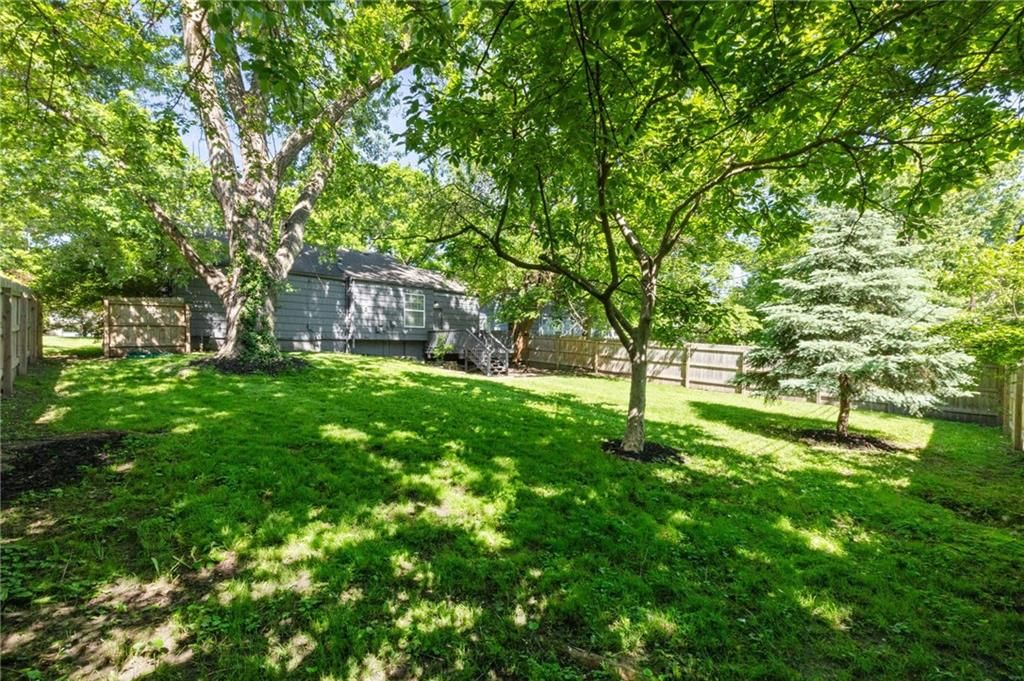6739 Roe Avenue — photo 21