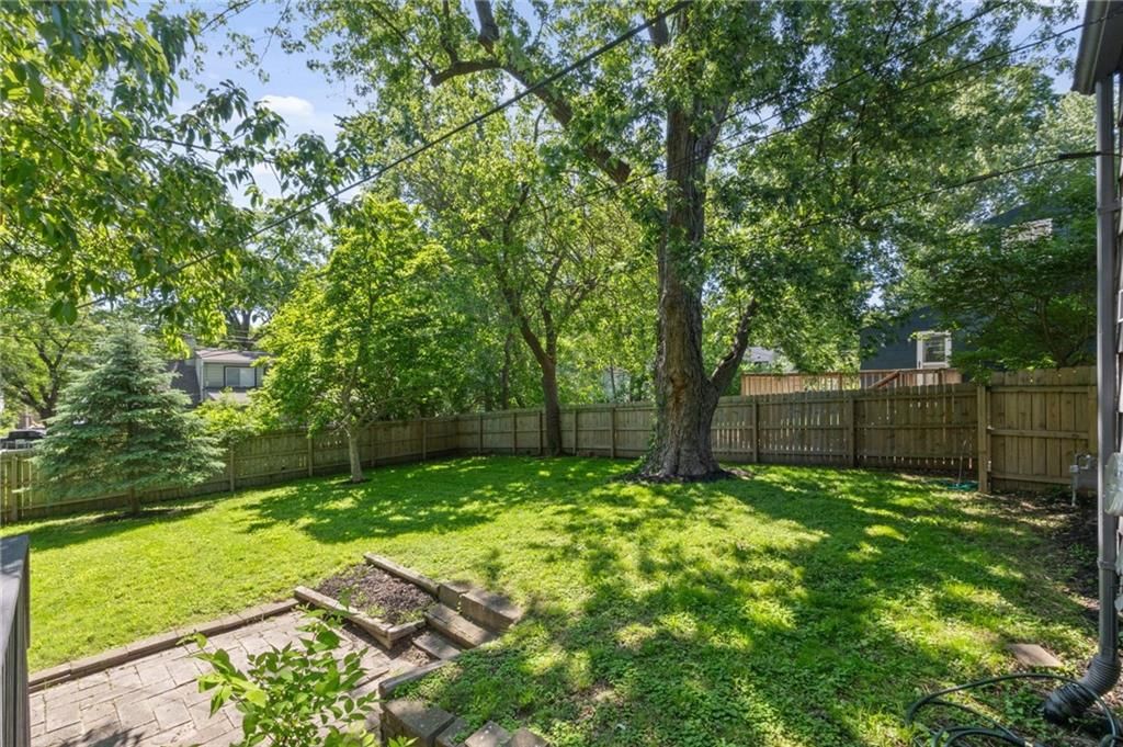 6739 Roe Avenue — photo 23