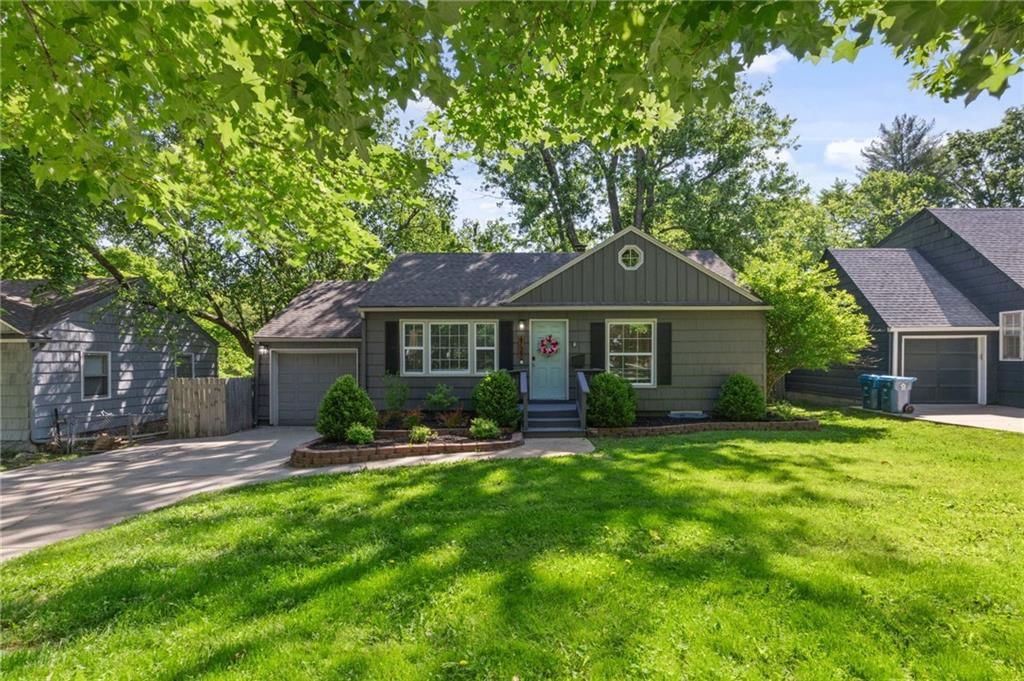 6739 Roe Avenue — photo 24