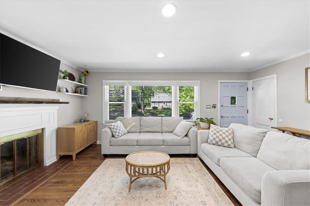 2507 W 79th Terrace — photo 5