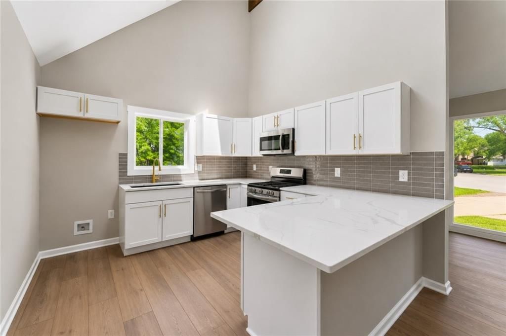 413 S Brittany Drive — photo 9