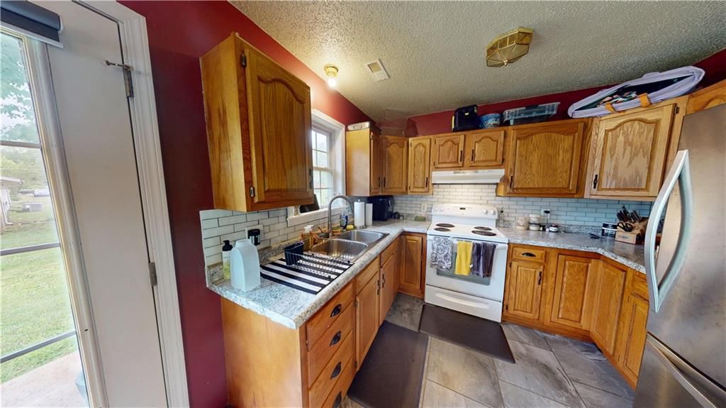 303 N Depp Avenue — photo 9
