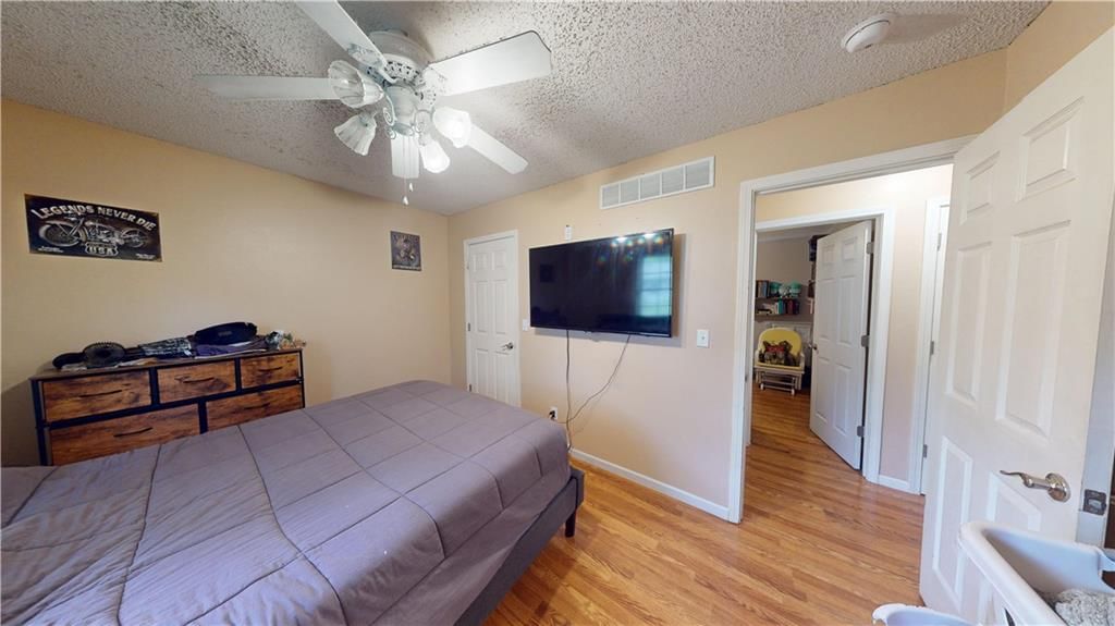 303 N Depp Avenue — photo 17