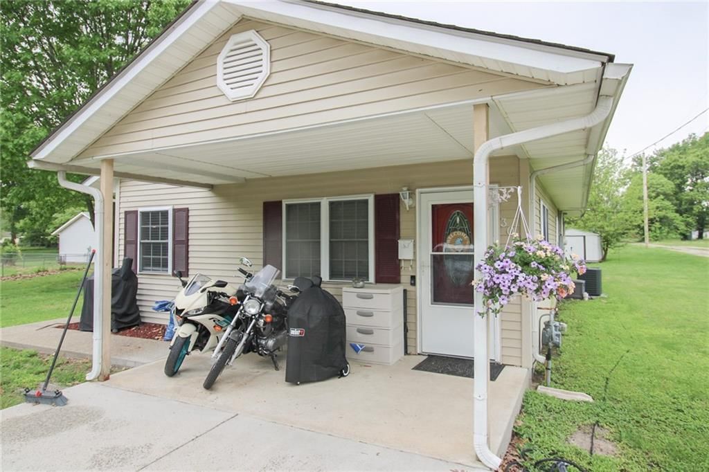 303 N Depp Avenue — photo 23