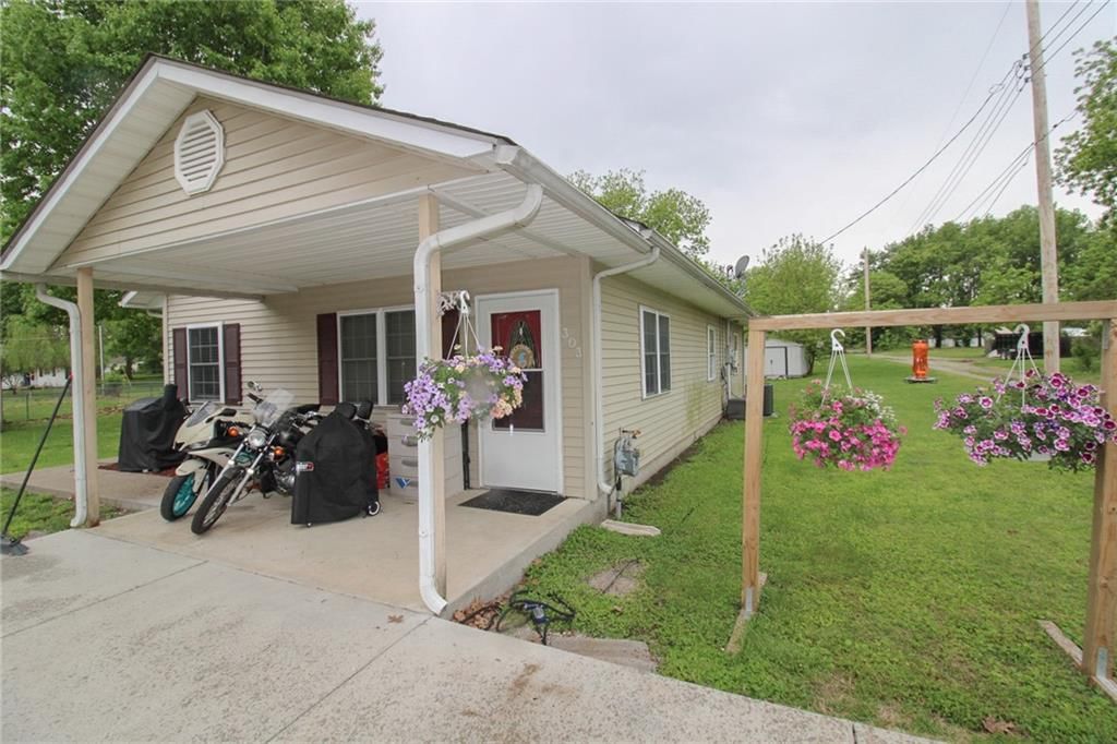 303 N Depp Avenue — photo 24