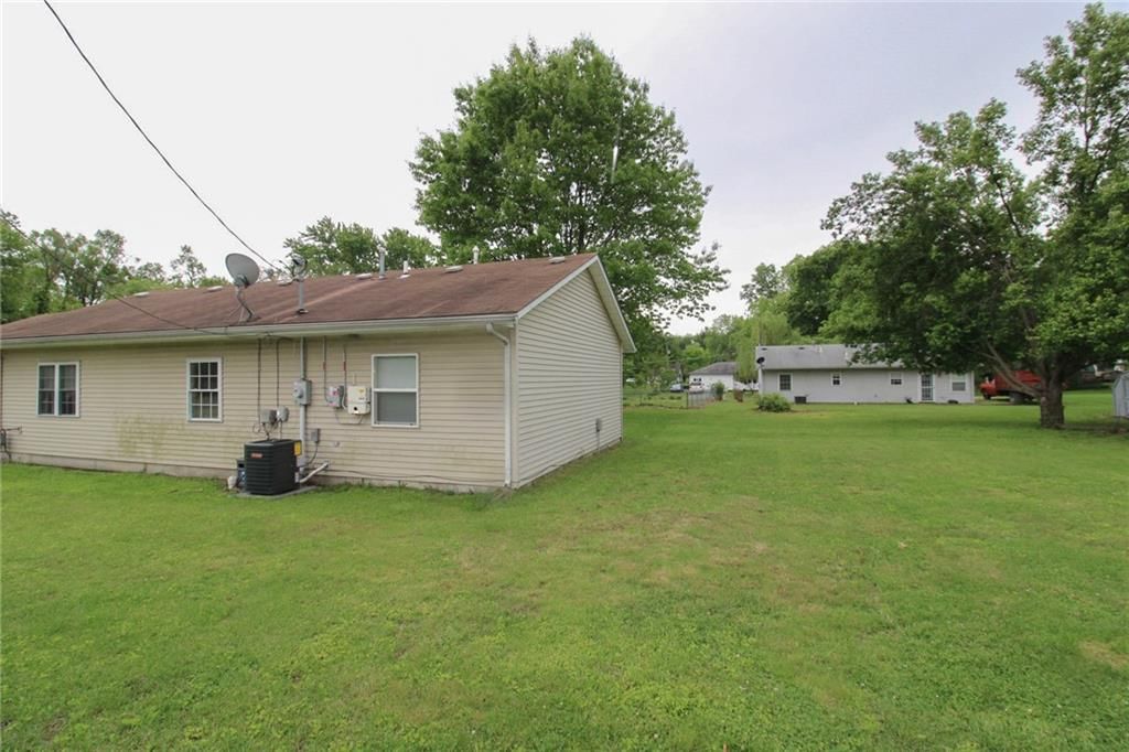 303 N Depp Avenue — photo 26