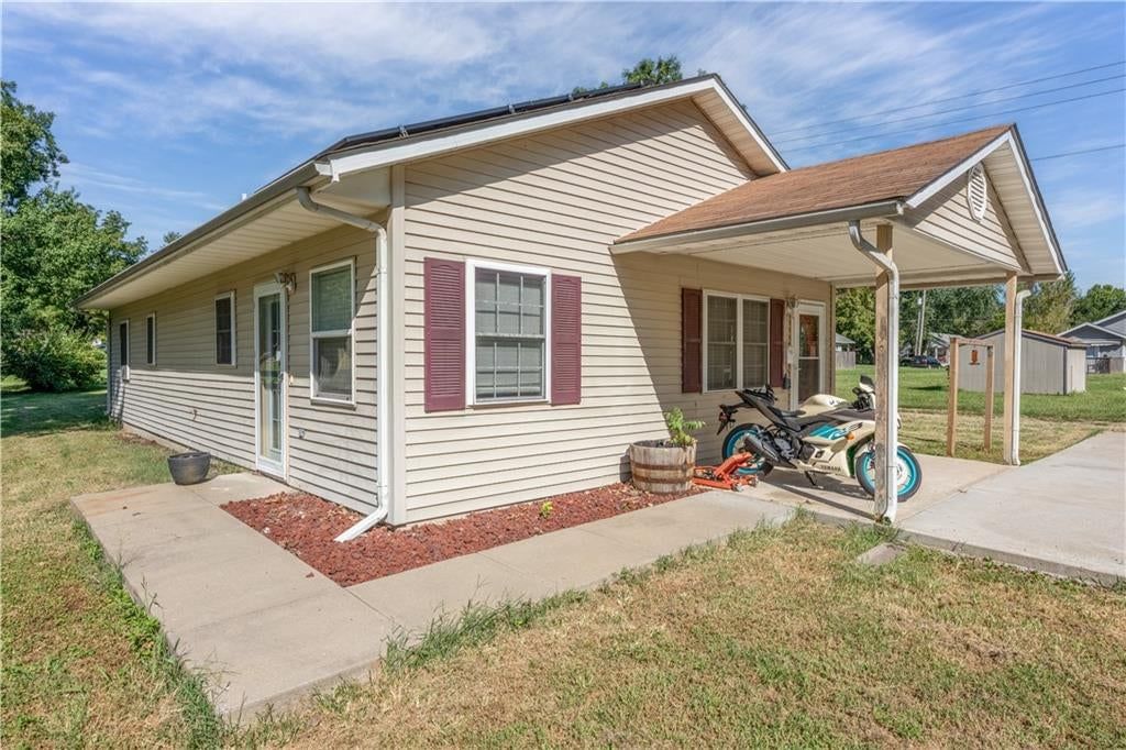 303 N Depp Avenue — photo 42