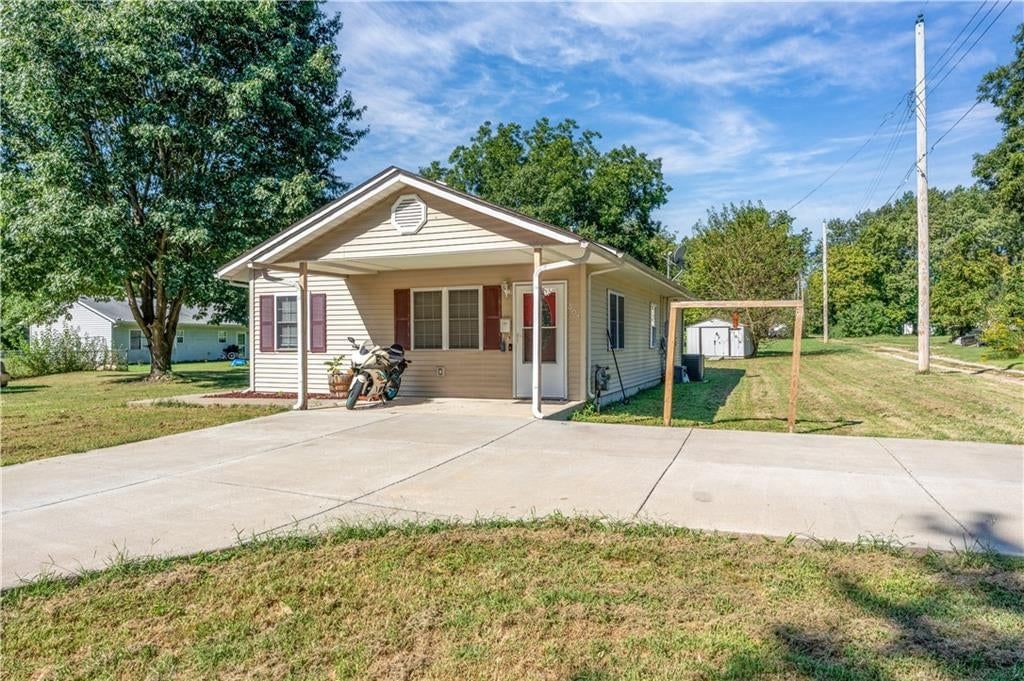 303 N Depp Avenue — photo 45