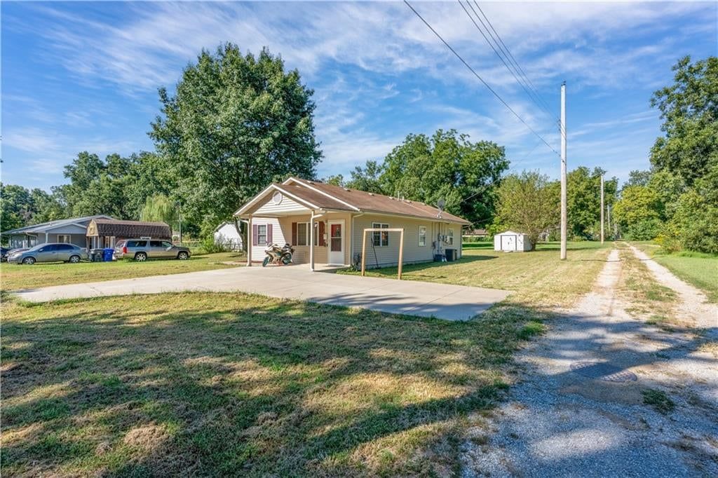 303 N Depp Avenue — photo 46