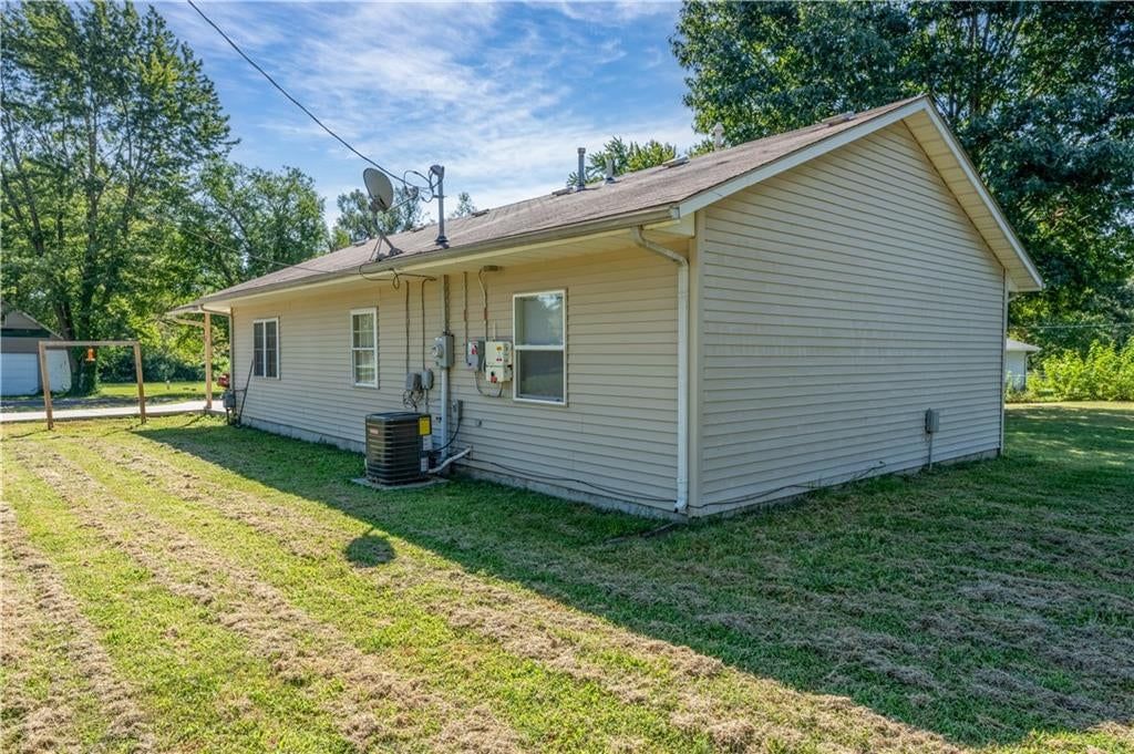 303 N Depp Avenue — photo 55