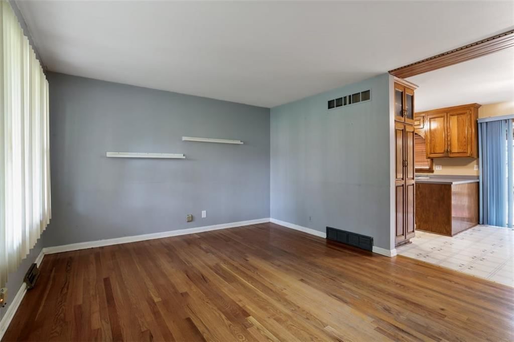 Photo 4 of 24 - 1603 NE 75th Street, Gladstone, MO 64118