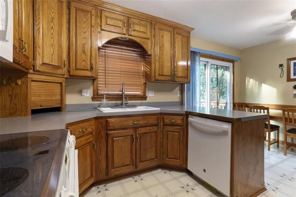 Photo 9 of 24 - 1603 NE 75th Street, Gladstone, MO 64118