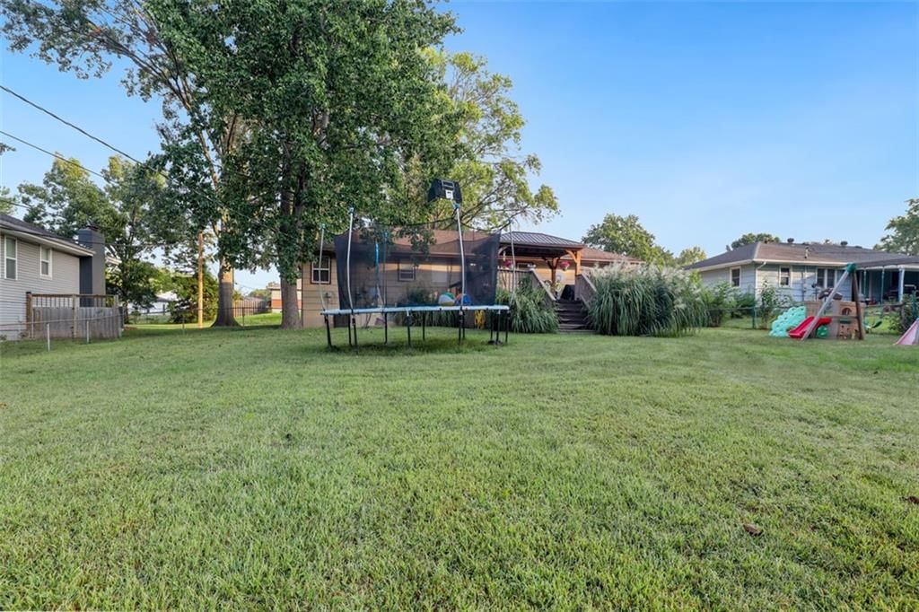 Photo 20 of 24 - 1603 NE 75th Street, Gladstone, MO 64118