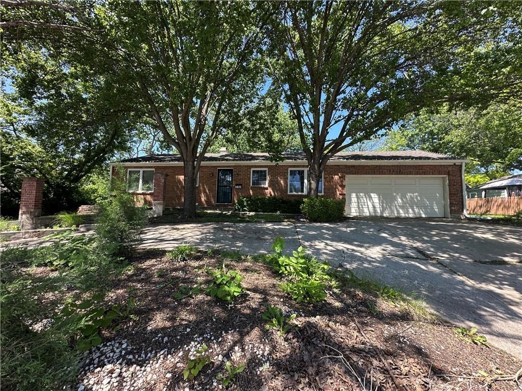 8308 State Line Road — photo 2