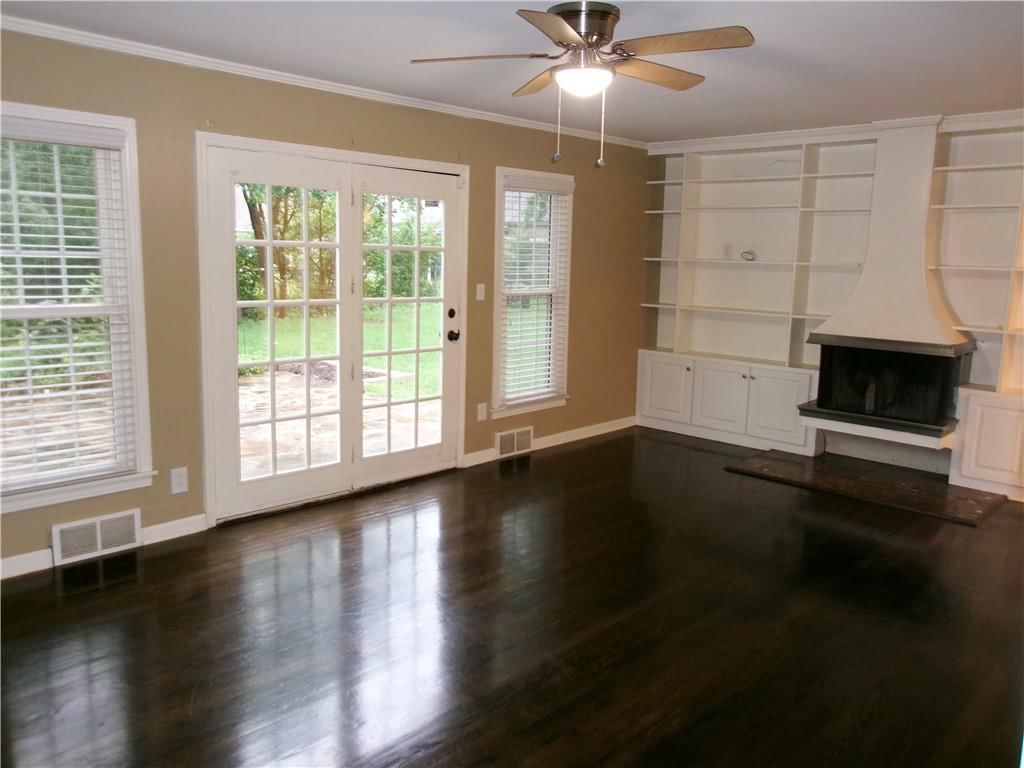 8308 State Line Road — photo 5