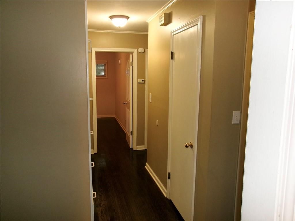 8308 State Line Road — photo 11