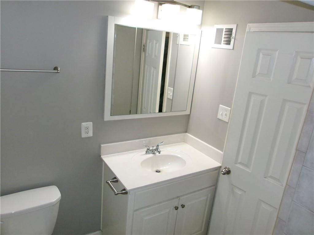 8308 State Line Road — photo 15