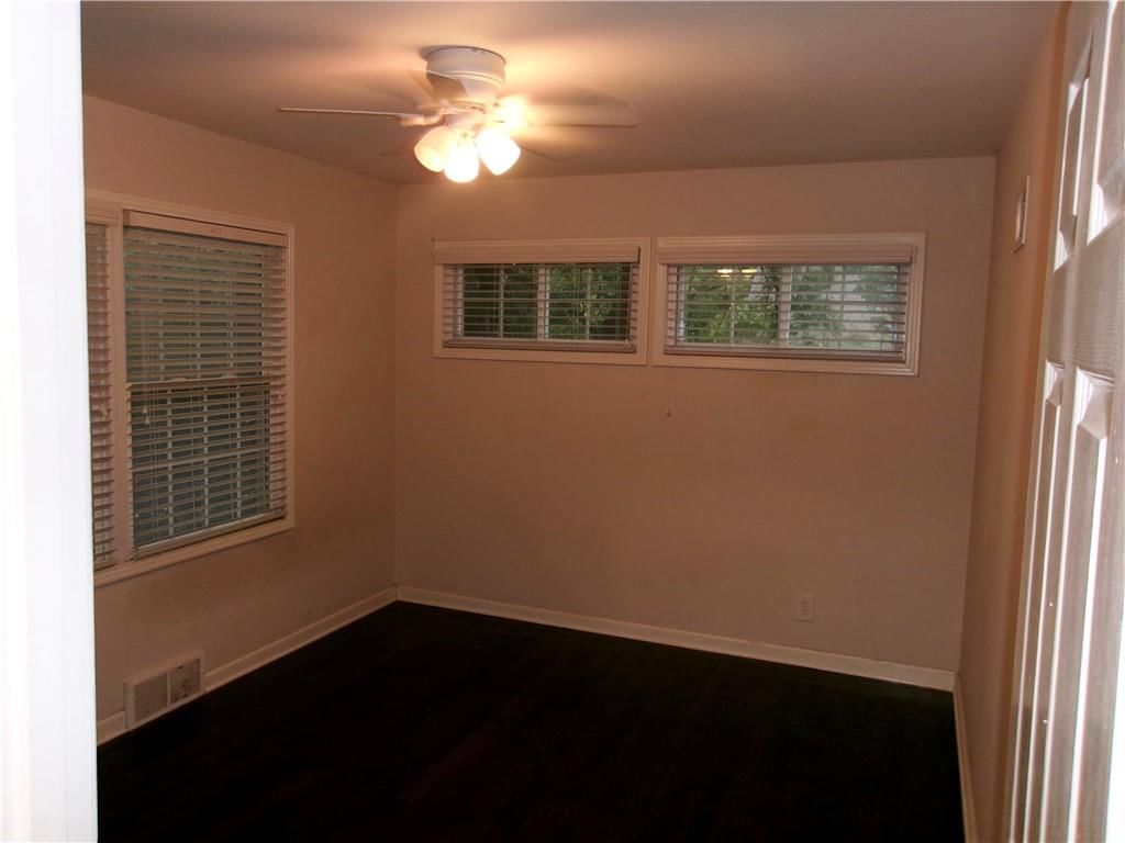 8308 State Line Road — photo 16