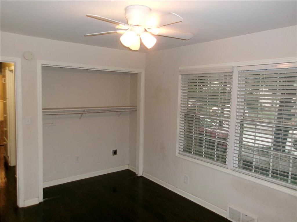 8308 State Line Road — photo 17
