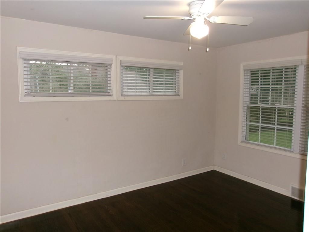 8308 State Line Road — photo 18