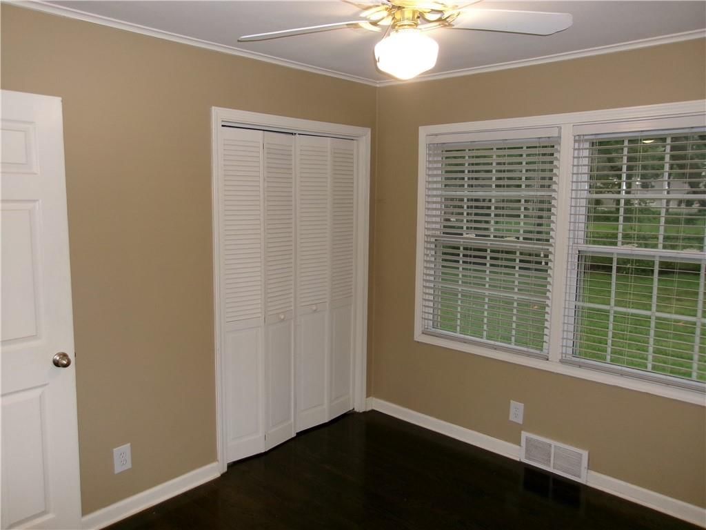 8308 State Line Road — photo 21