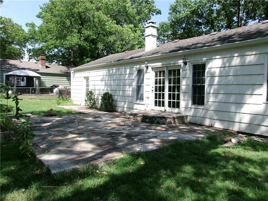 8308 State Line Road — photo 25