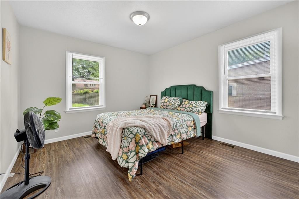 1921 S Ash Avenue — photo 10