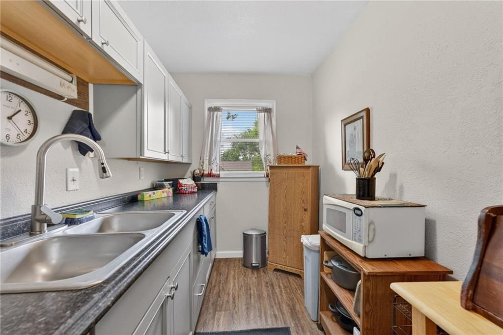 1921 S Ash Avenue — photo 17
