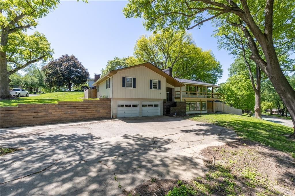 3710 Lakeside Drive — photo 4