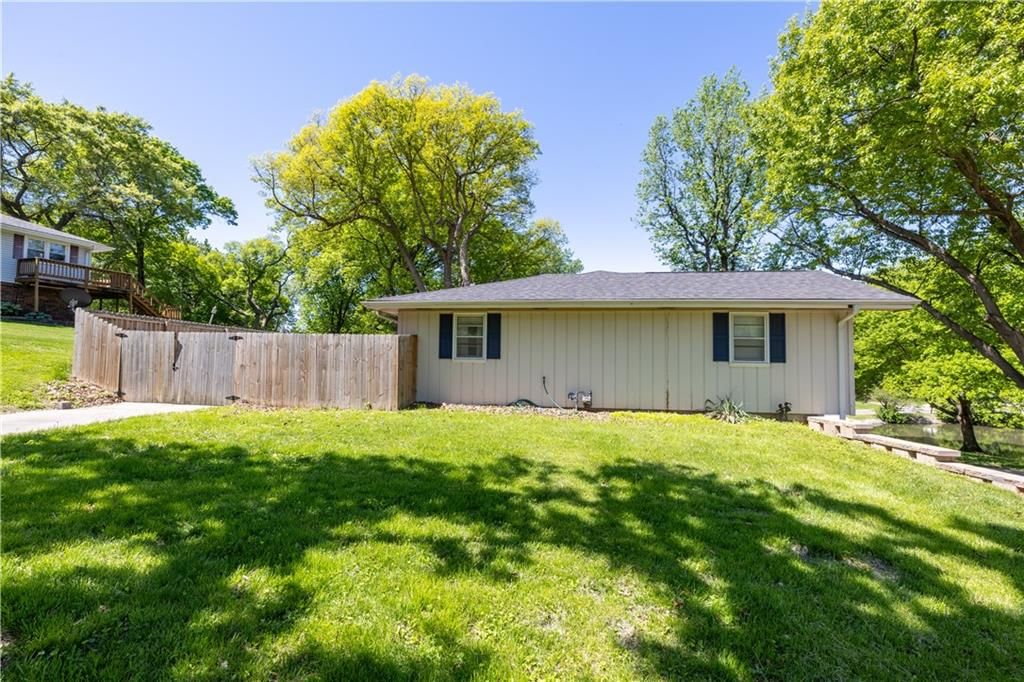 3710 Lakeside Drive — photo 5