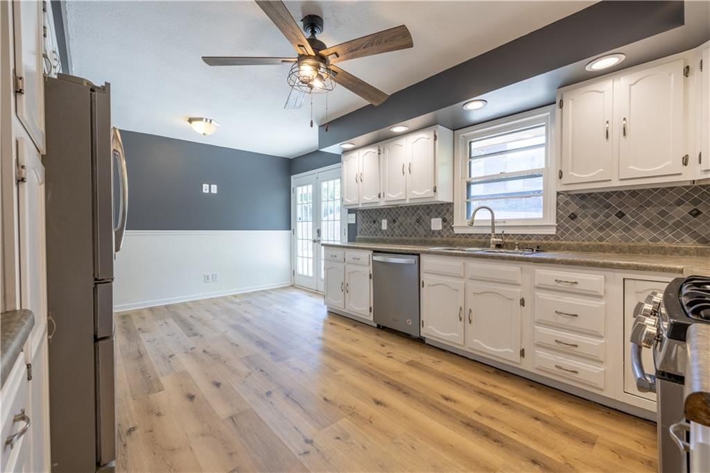 3710 Lakeside Drive — photo 12