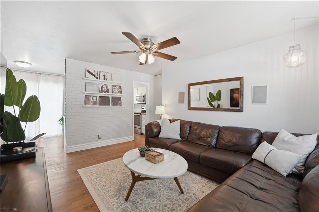 4013 S Spring Street — photo 4