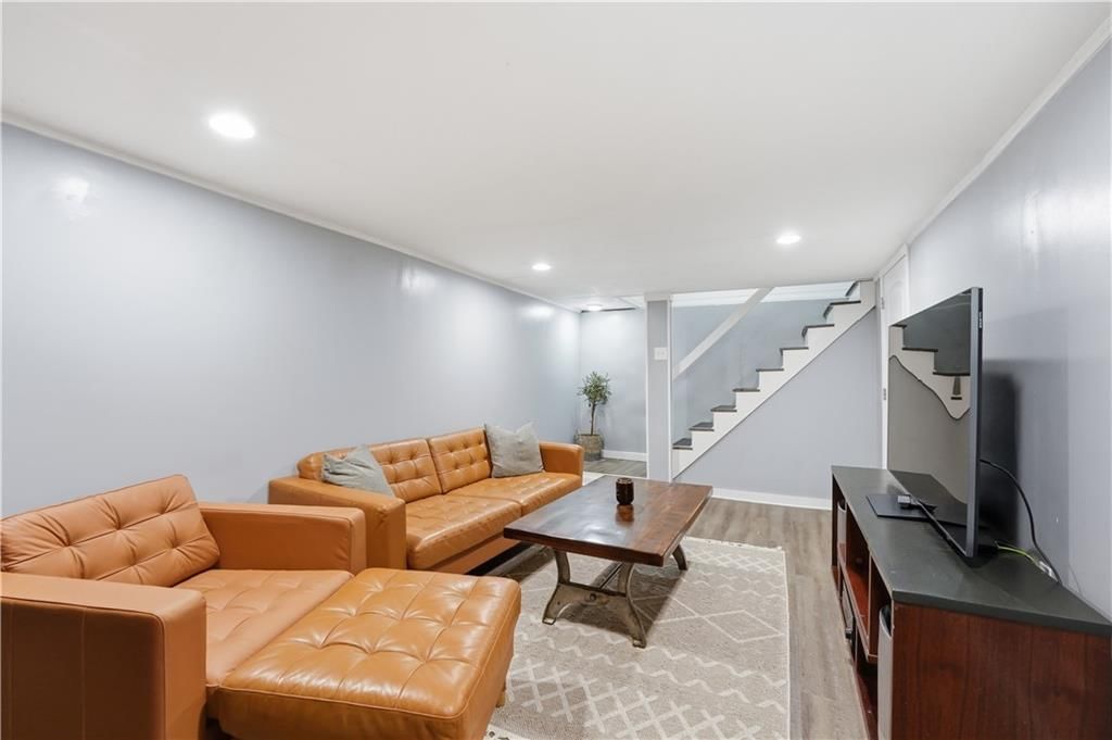 4013 S Spring Street — photo 15