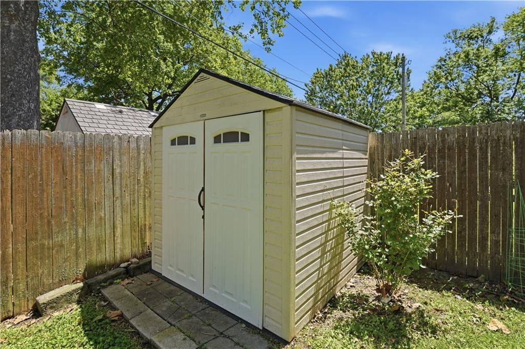 4013 S Spring Street — photo 23