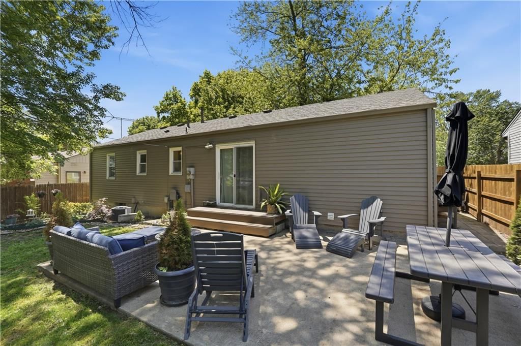 4013 S Spring Street — photo 25