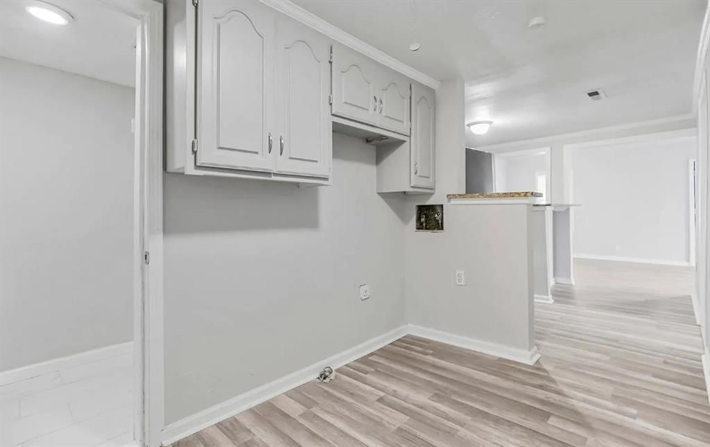 1831 E 81st Street — photo 11