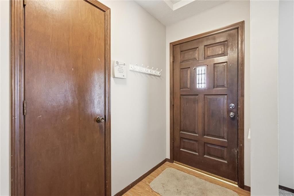16512 Spring Valley Road — photo 4