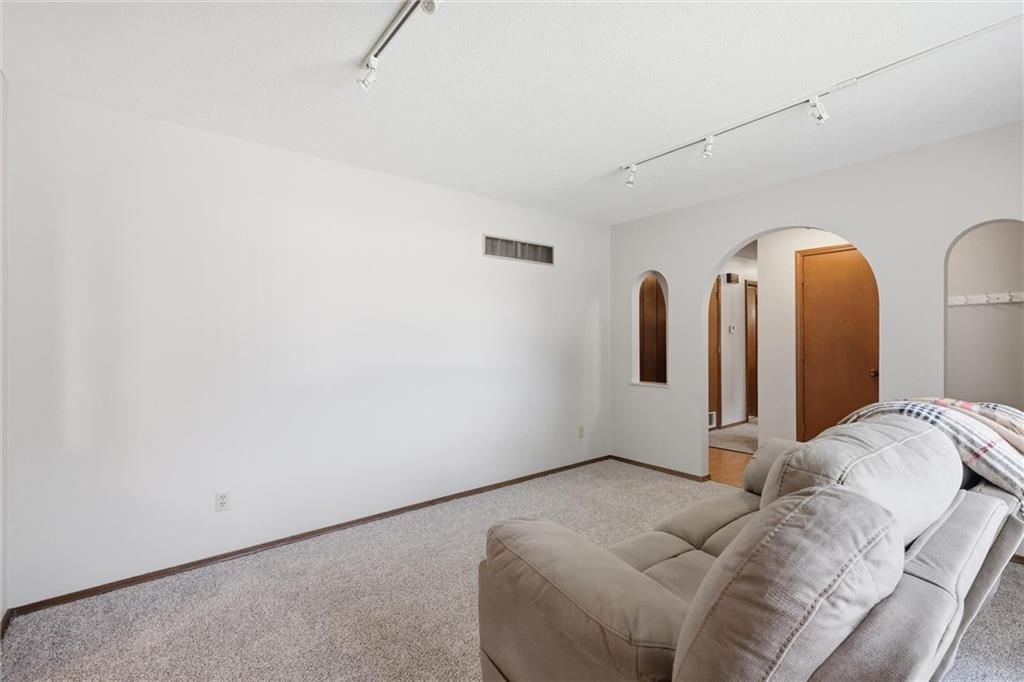 16512 Spring Valley Road — photo 16