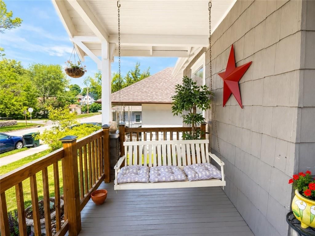 1007 Grand Avenue — photo 3