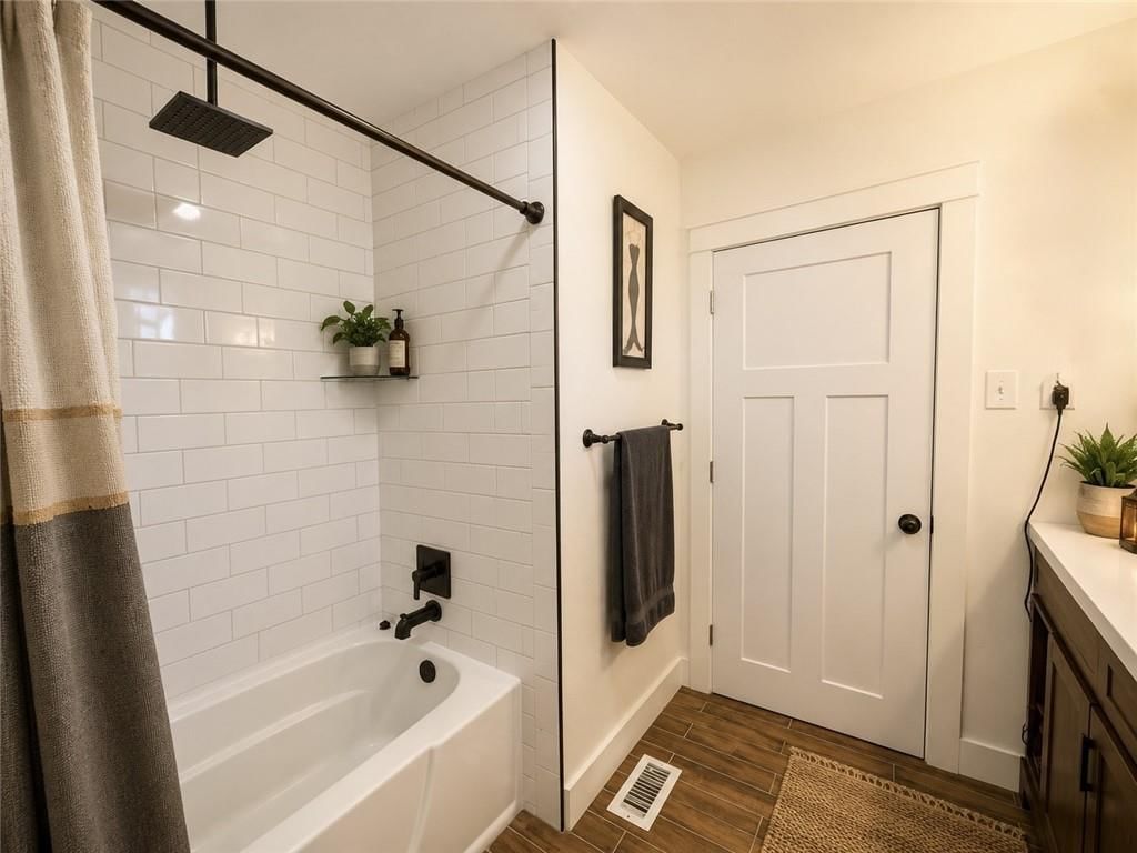 1007 Grand Avenue — photo 12